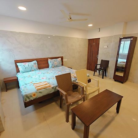 Hotel Salbala Inn - Near Airport Ченнаи Экстерьер фото